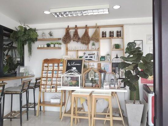 Mailbox Cafe