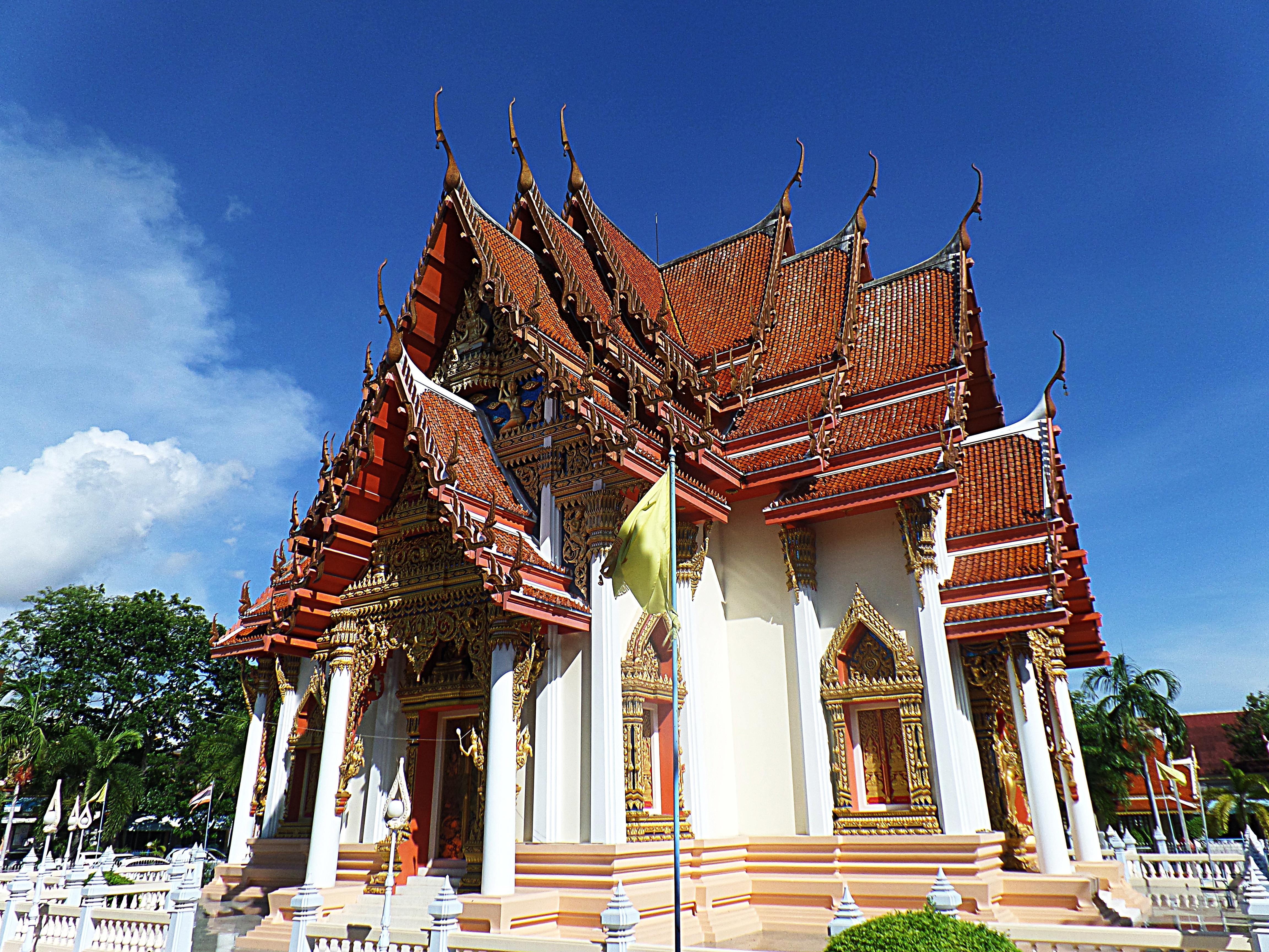 Lum Mahachai Chumpon Temple