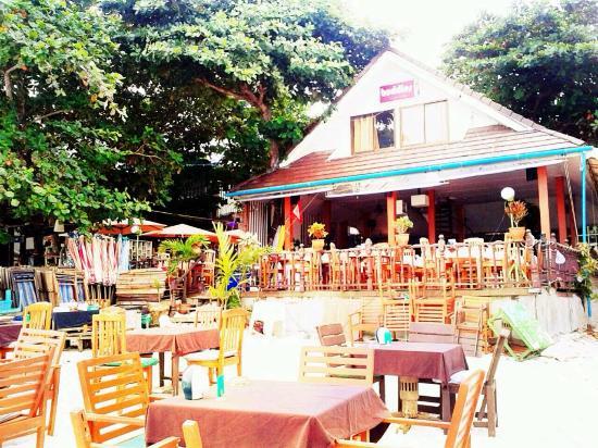 Buddy Bar & Grill